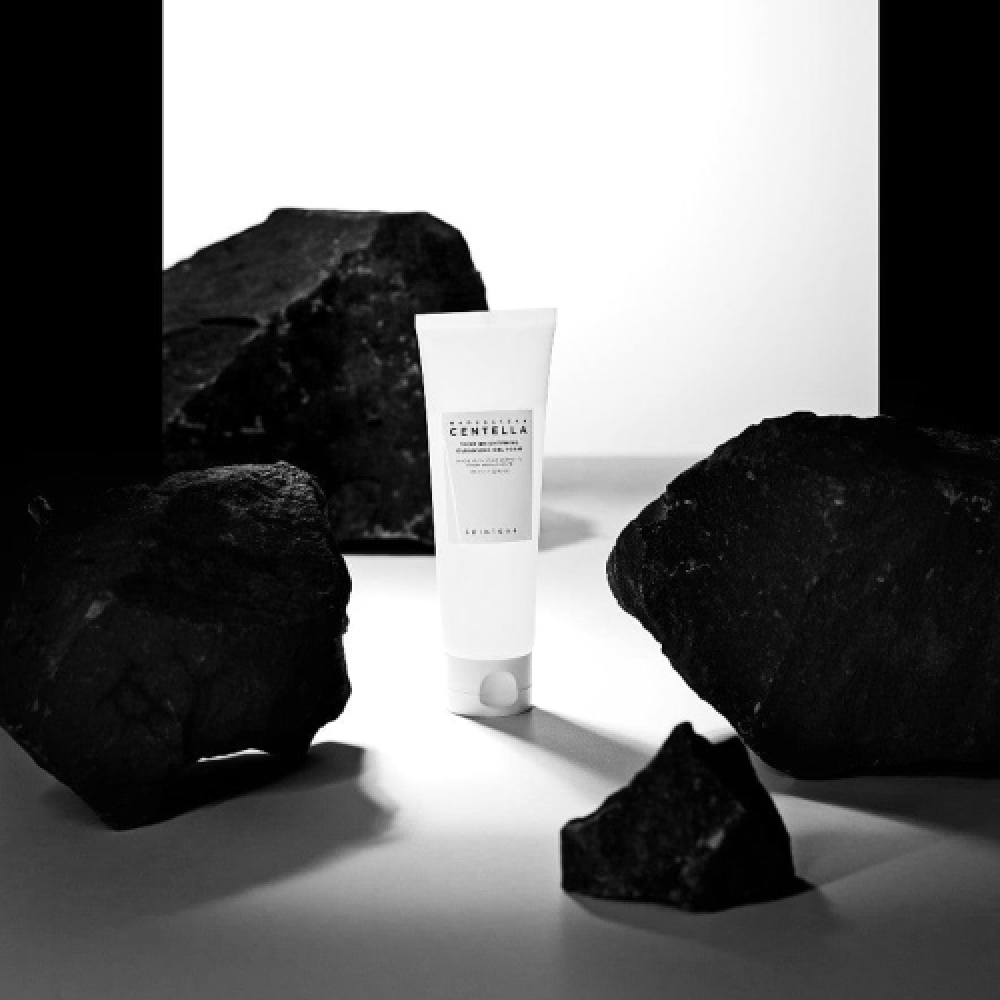 غسول رغوي للتفتيح بعشبة السينتيلا من سكين 1004 - 125 مل