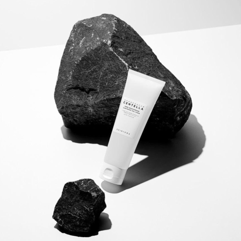 غسول رغوي للتفتيح بعشبة السينتيلا من سكين 1004 - 125 مل