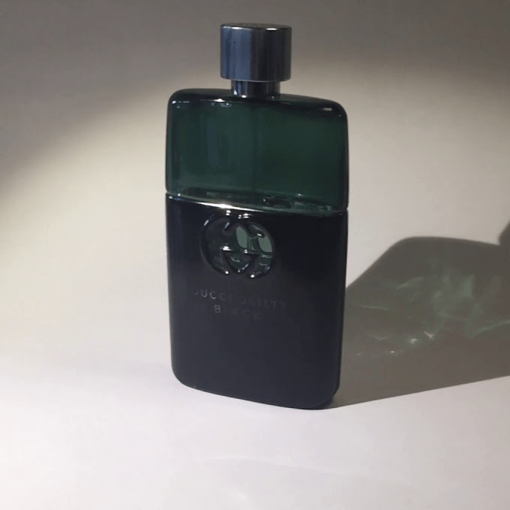 عطر قوتشي غليتي بلاك للرجال او دو تواليت 90مل