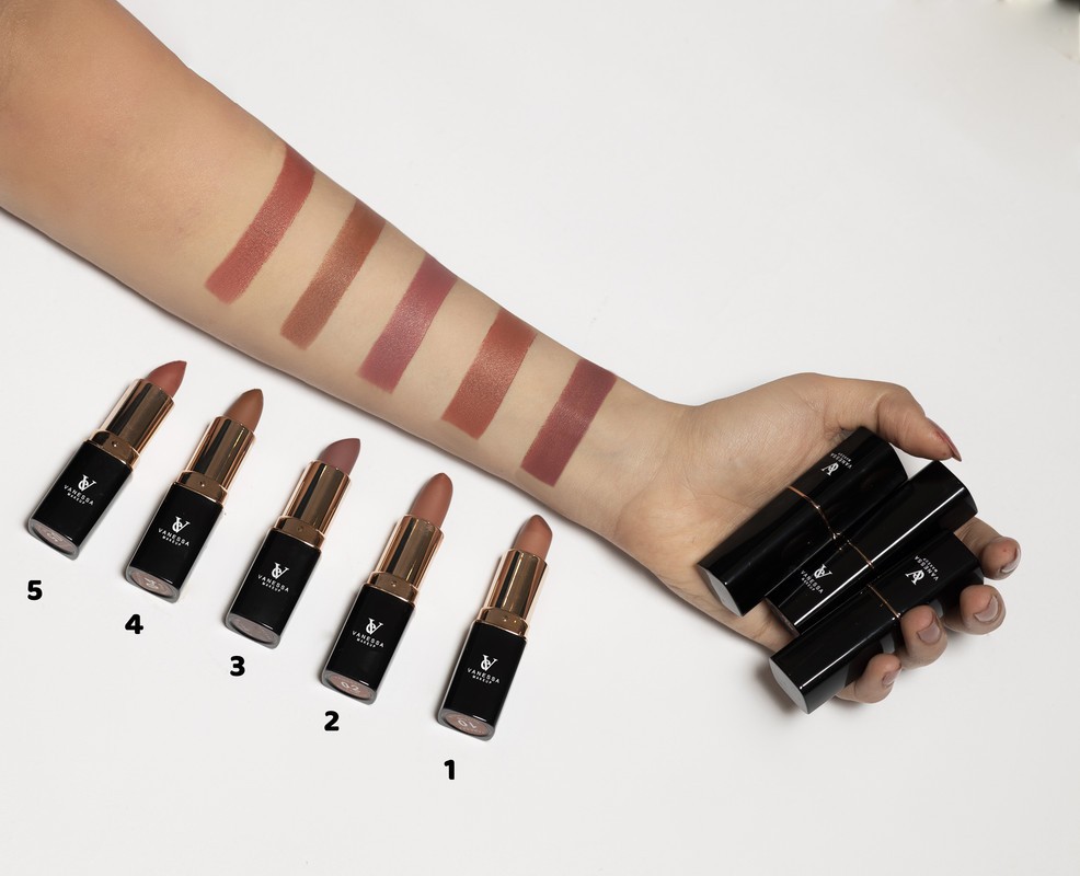 احمر شفاه مات من فانيسا ميك اب - 04