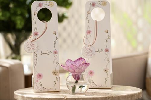 توزيعات العيد فازة ورد  (زهري غامق)