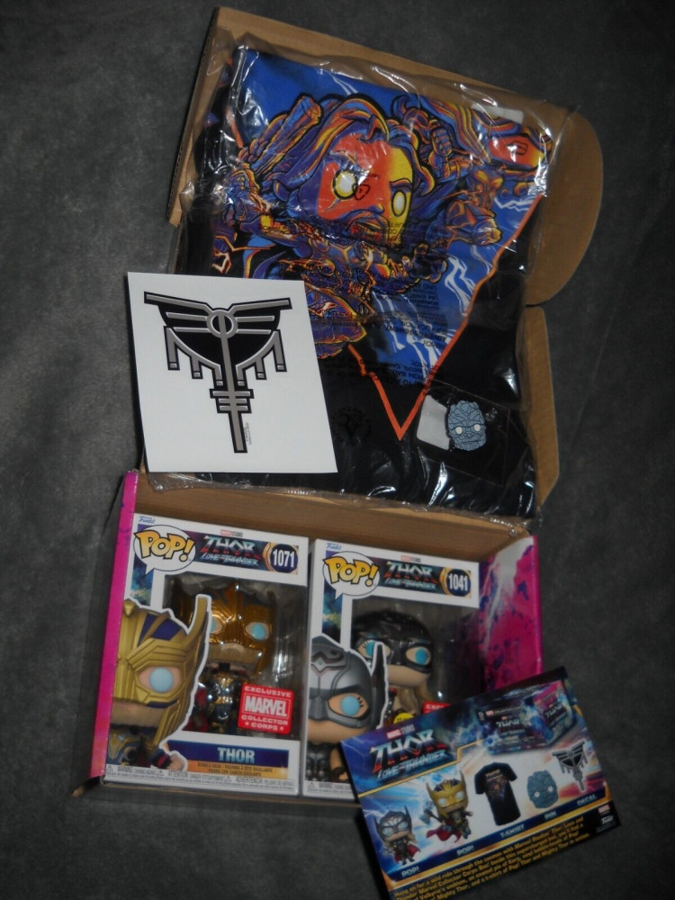 POP THOR LOVE AND THUNDER THOR MARVEL COLLECTOR CORPS EXCLUSIVE