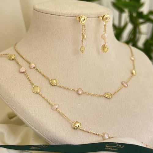عقد وحلق وإسوارة  ذهب بحجر كريم(Pink pearls )(0.9 قرام)عيار18–4436