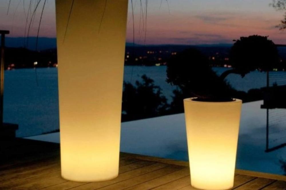 احواض زرع خارجية كبيرة