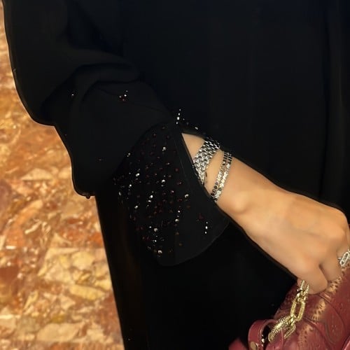 عباية - شك عنابي و فضي