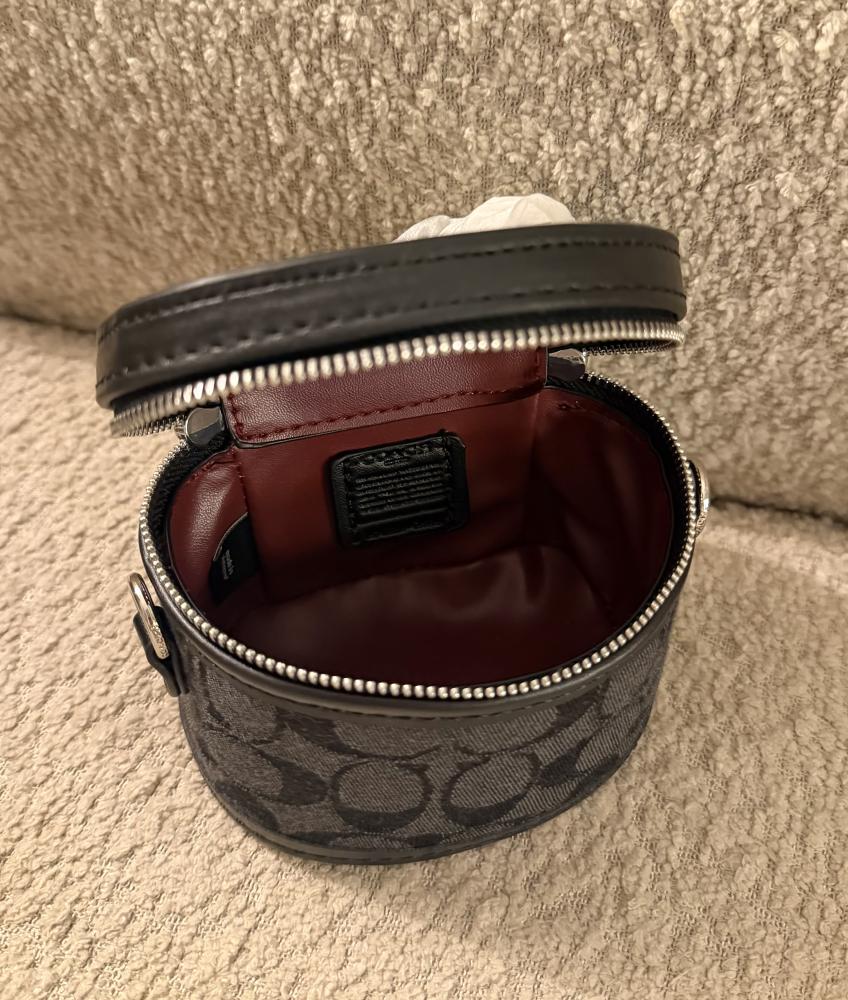 شنطة براند COACH