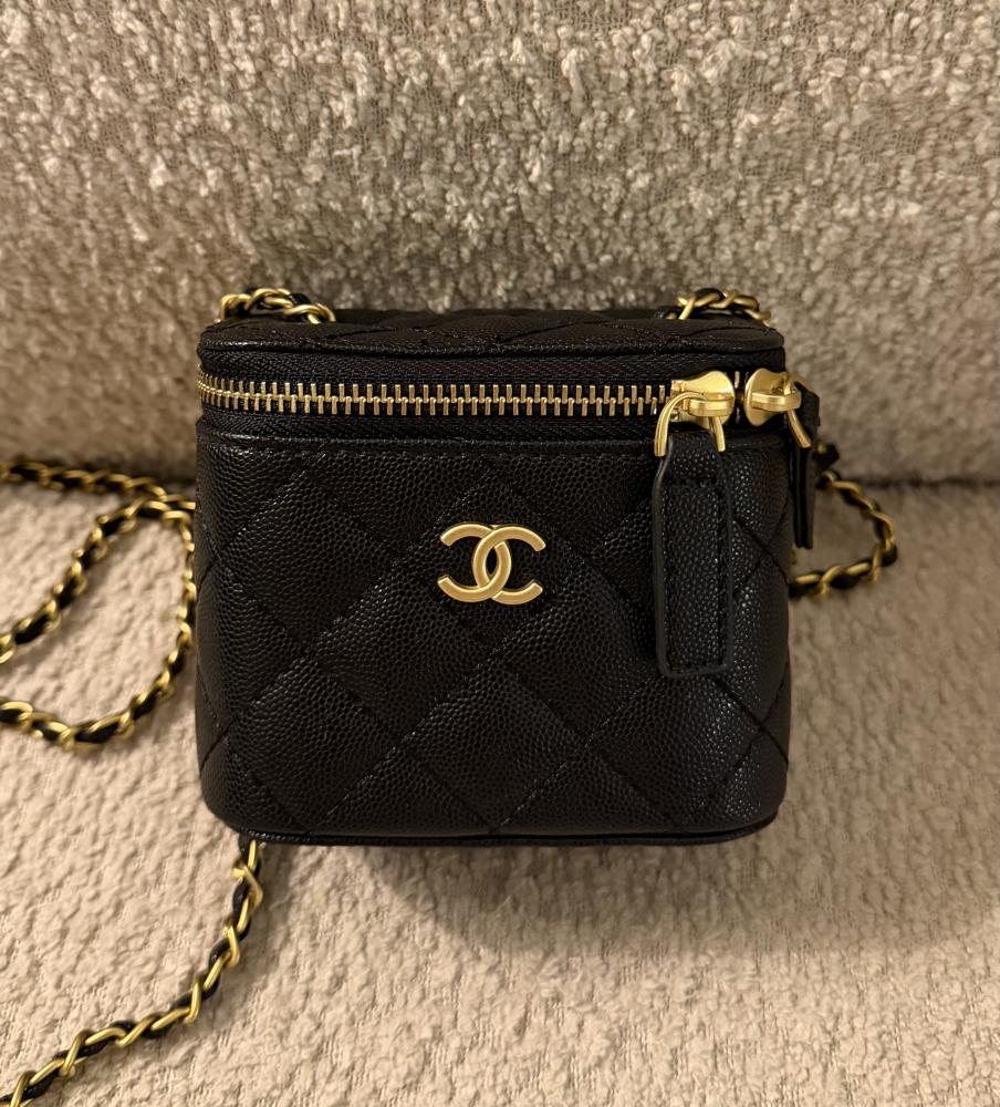 شنطة براند CHANEL