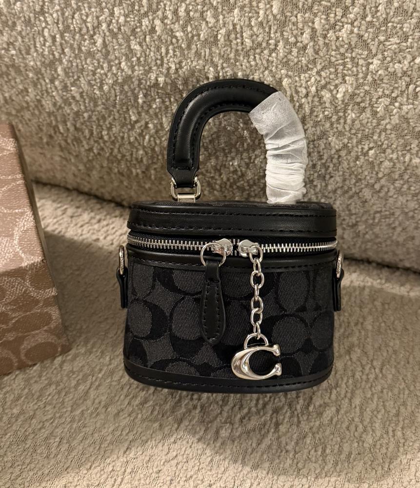 شنطة براند COACH