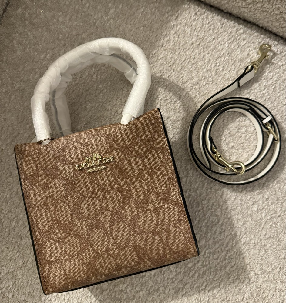شنطة براند COACH