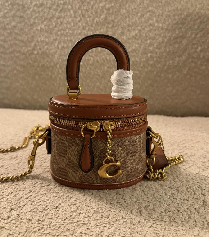 شنطة براند COACH