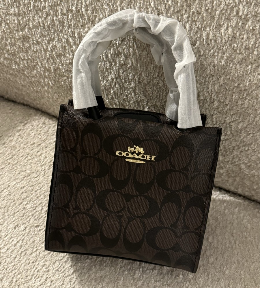 شنطة براند COACH