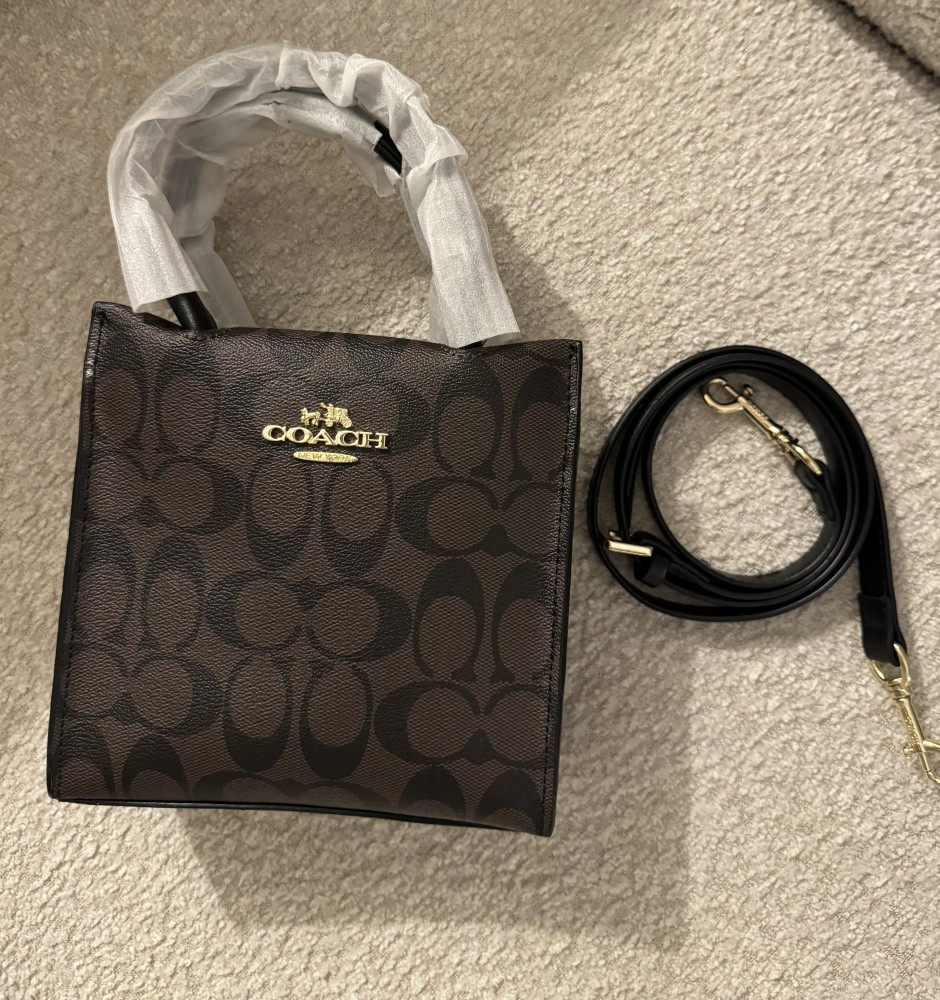 شنطة براند COACH