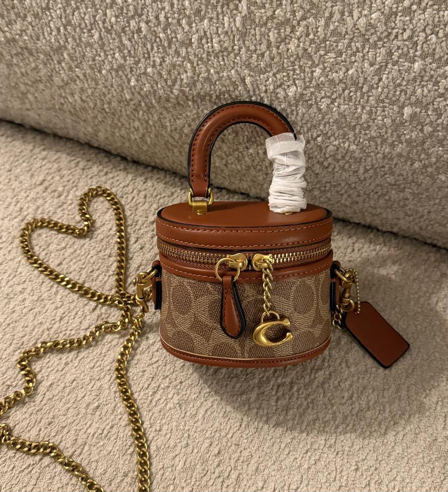 شنطة براند COACH