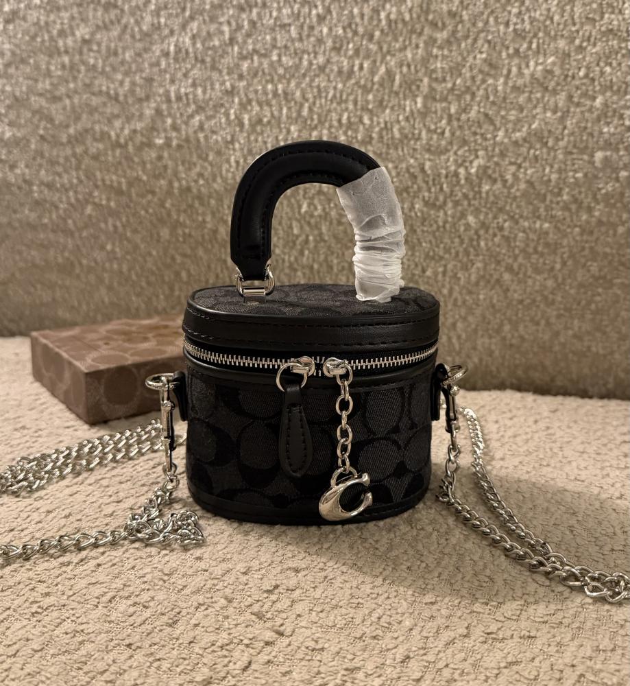 شنطة براند COACH