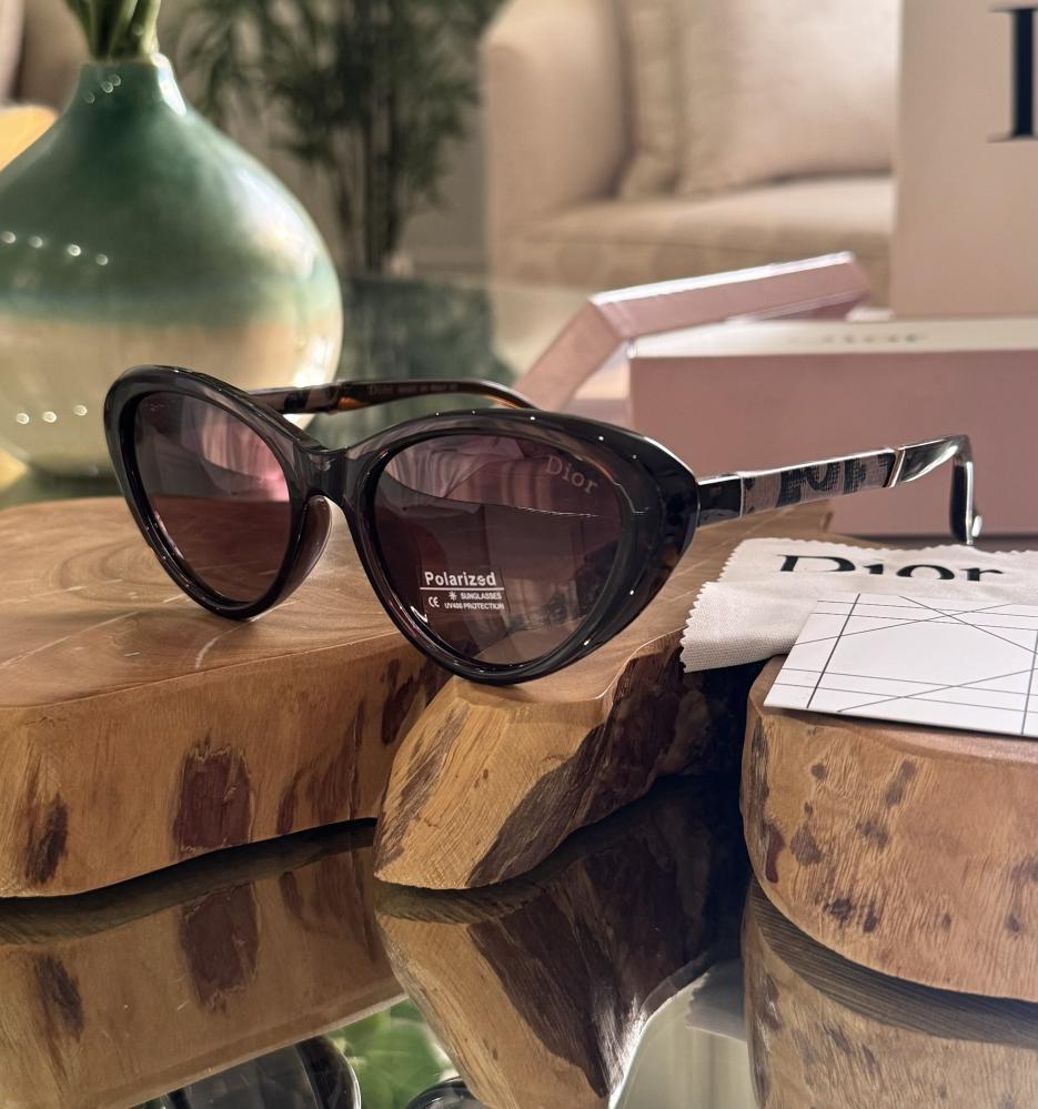 نظارة ديور شامل الملحقات