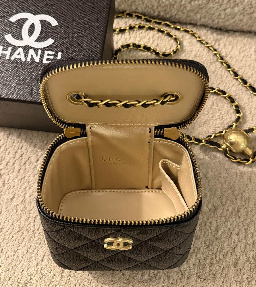 شنطة براند CHANEL