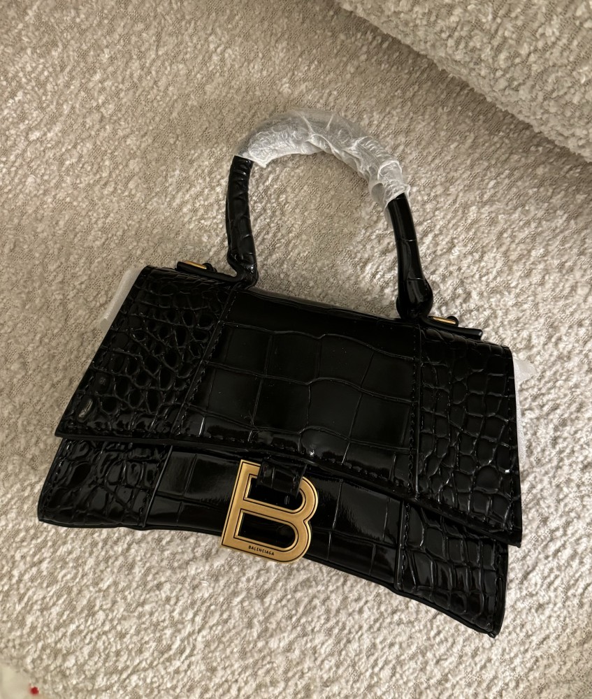 شنطة براند BALENCIAGA