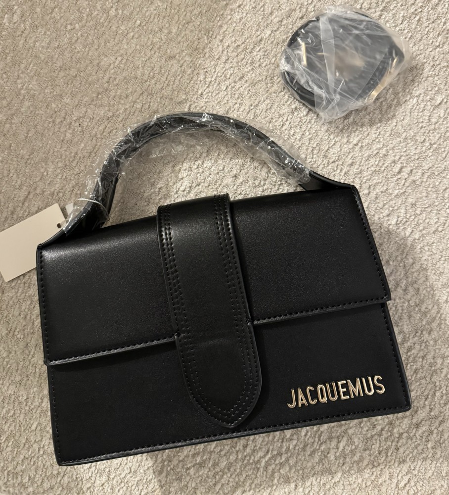 شنطة براند JACOUEMUS