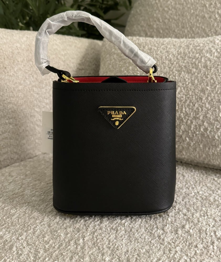 شنطة براند PRADA