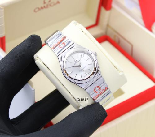 Luxury Cartier Benoir Women's Watch Elegant Leather with Gold