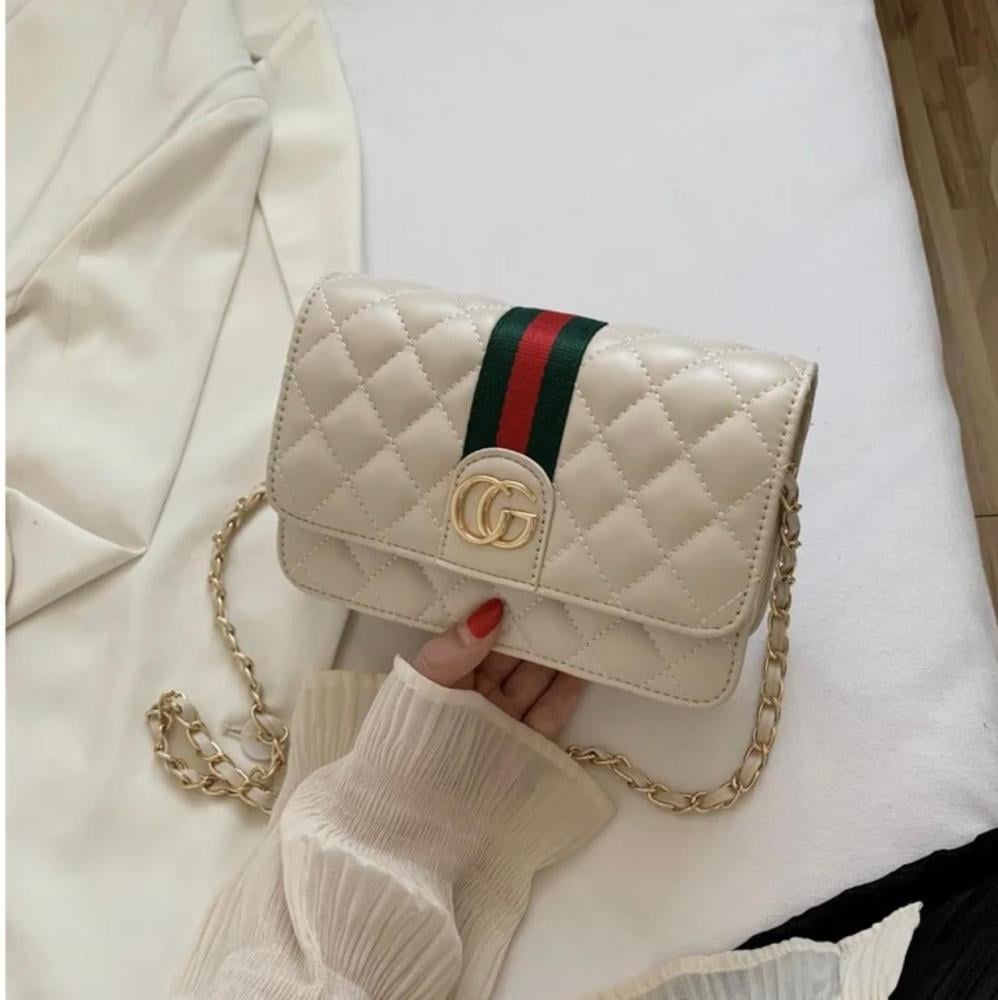 アン Gucci white leather flap bag with gold shoulder chain - E