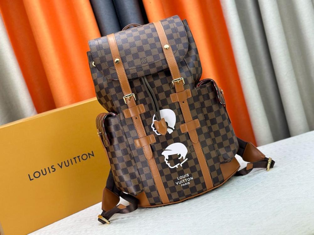 حقيبة ظهرية لويس فيتون كريستوفر نمط مربعات بني واسود - E-SEVEN STORE