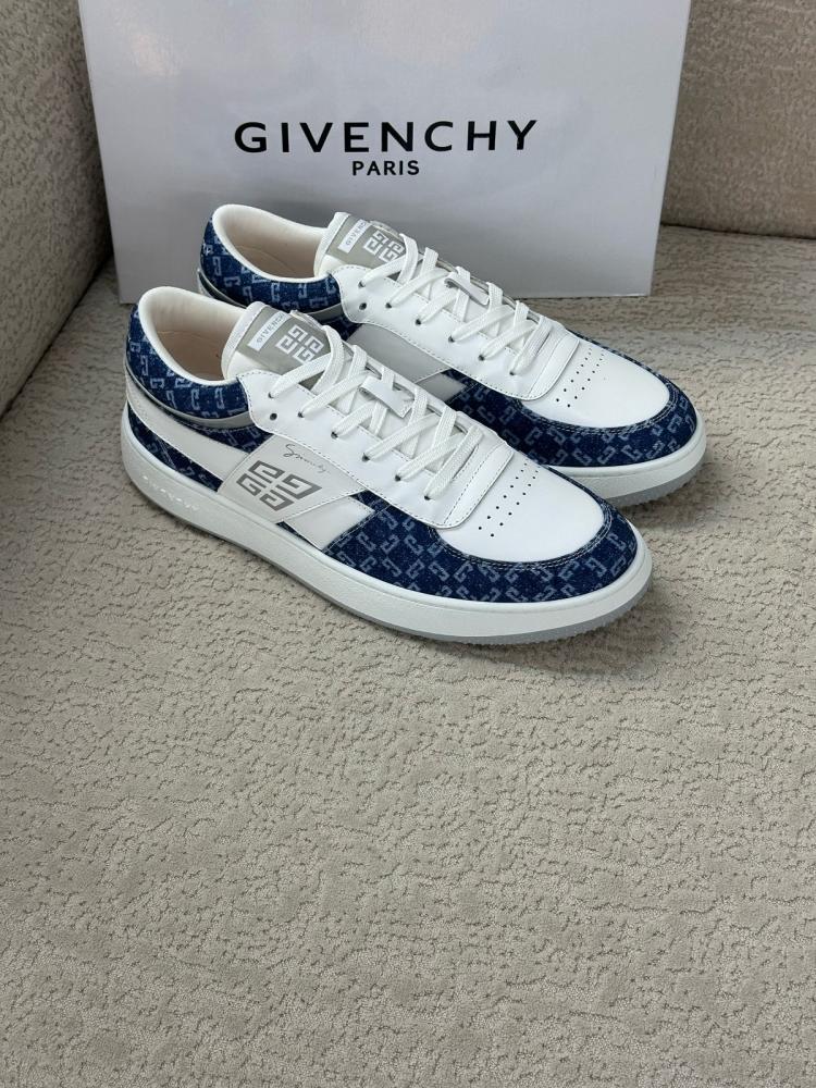 【関税込み】Givenchy ホワイト＆ブルー G Move スニーカー Givenchy Men's G Move Sneakers in White and Navy with the
