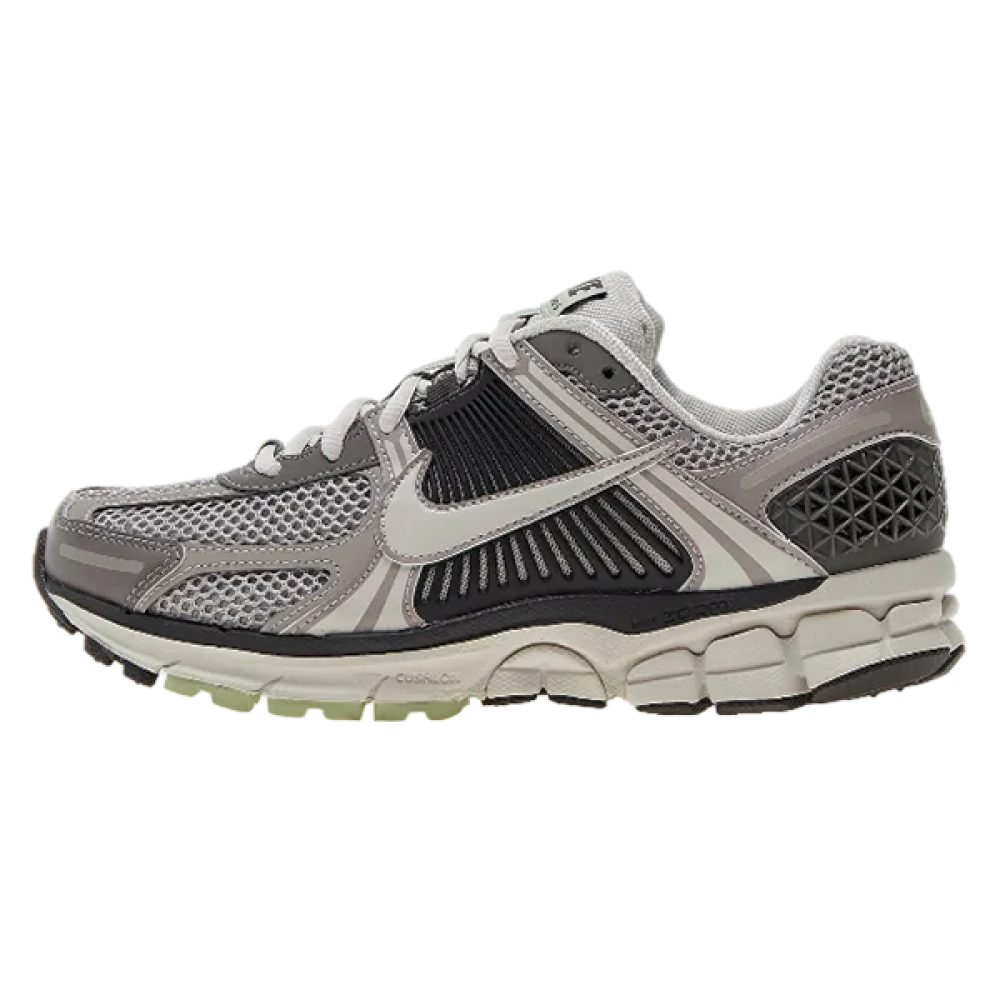 حذاء نايكي زوم فوميرو5 Cobblestone Flat Pewter رياضي