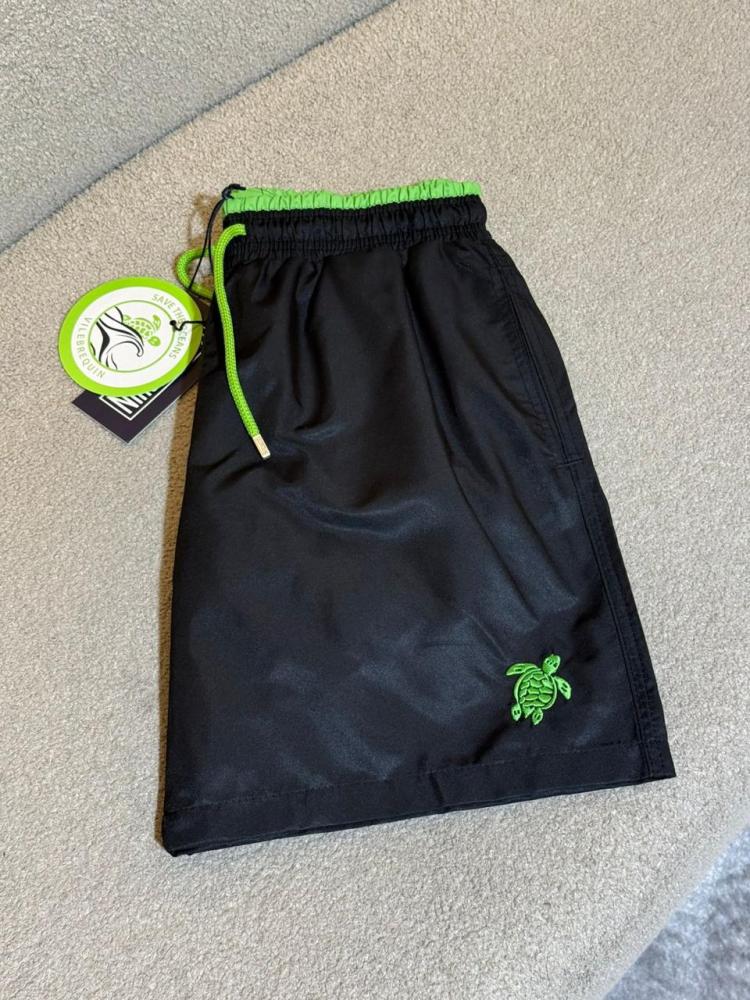 شورت سباحة أسود رجالي من فليبركين مطرز بشعار أخضر