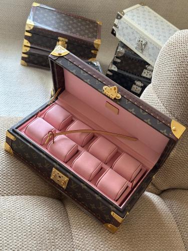 LOUIS VUITTON 収納ボックス付き Rare* NEW Louis Vuitton Monogram Coffret Trunk 8 Watch