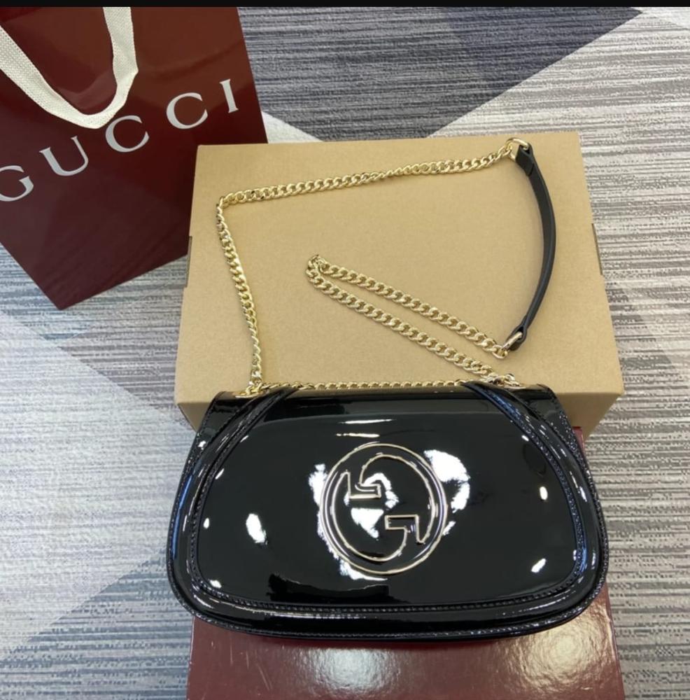 Gucci Blondie chain bag in black patent leather - E-SEVEN STORE