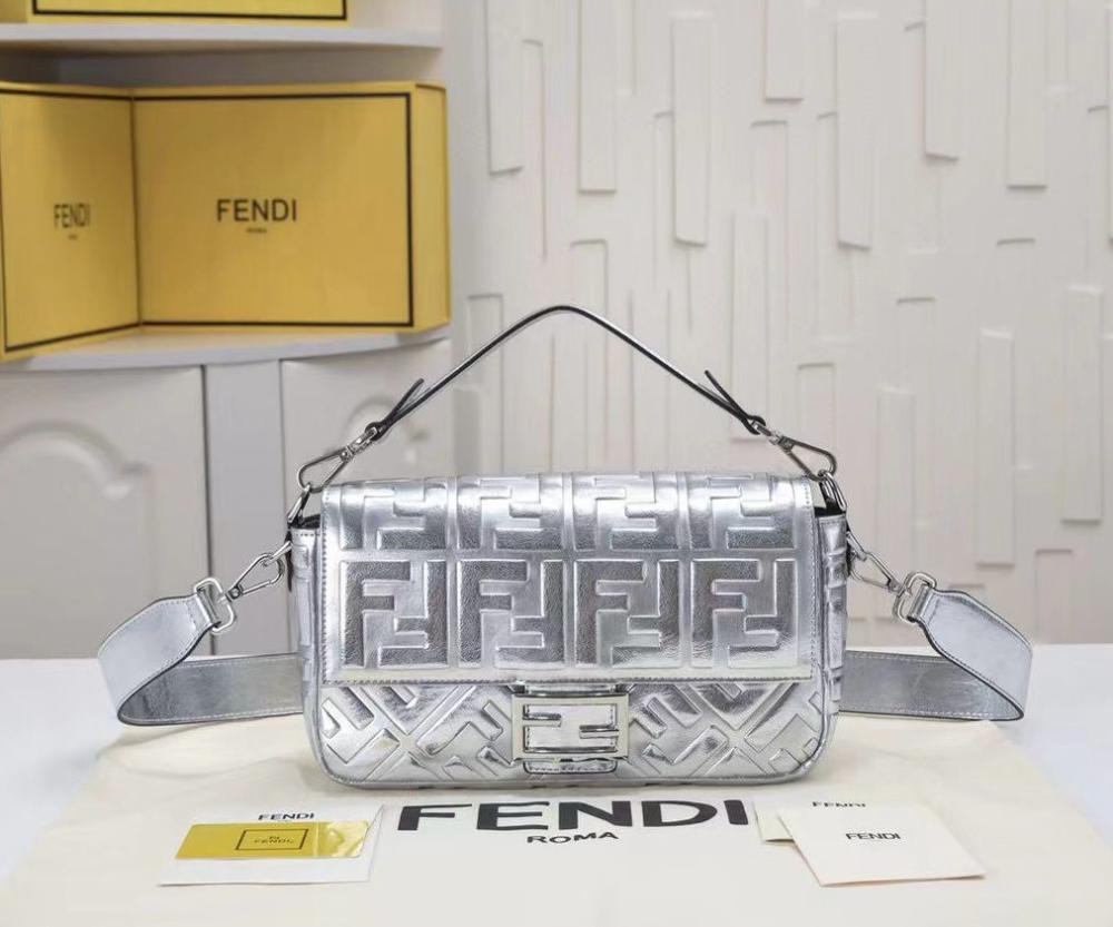●PIGMENT●GLOSSY BAGUETTE BAG_SILVER Fendi Baguette Silver Metallic Leather Shoulder Bag