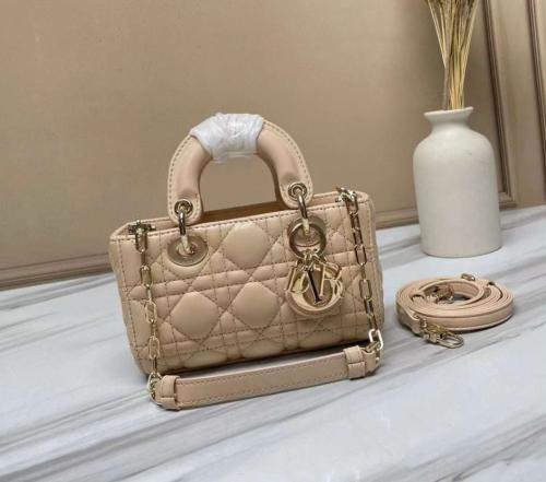 Dior ディオール オーストリッチ ショルダーバッグ ベージュ 中古・古着通販】Christian Dior (クリスチャン ディオール) 刺繍