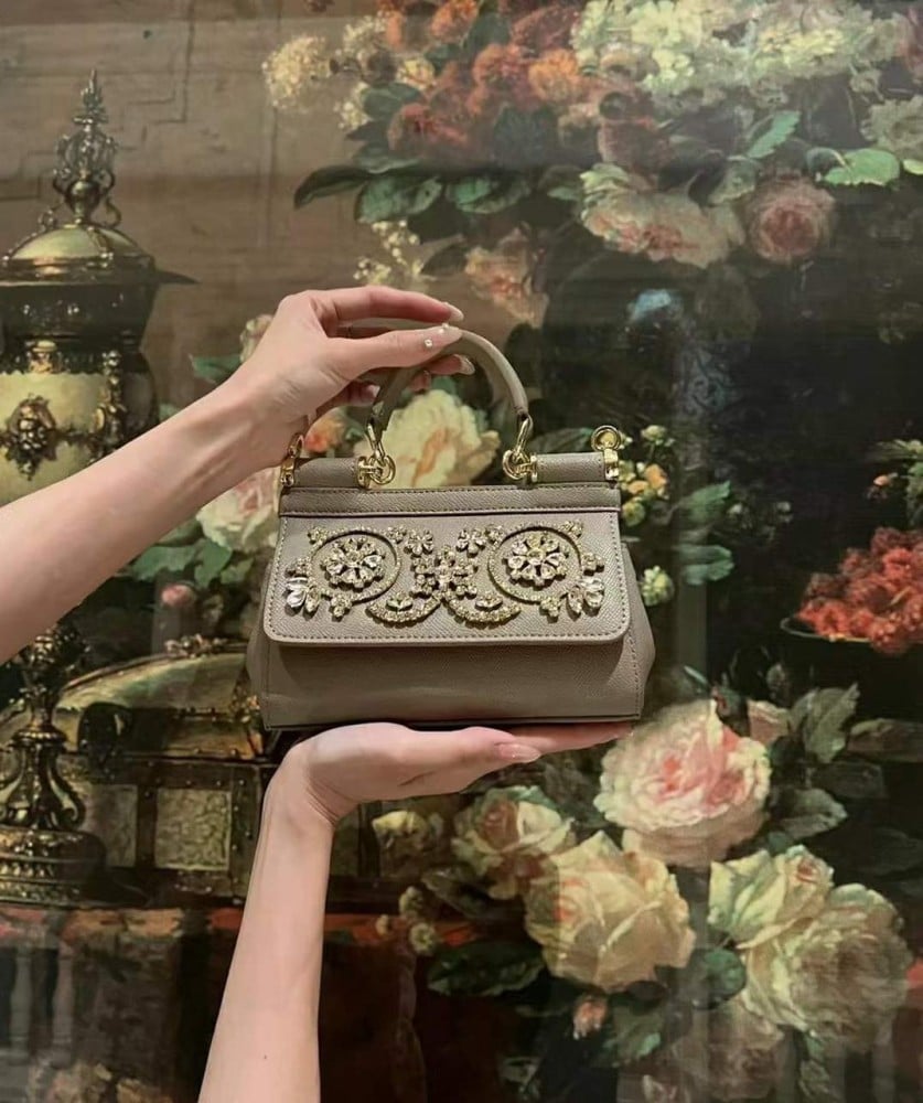 حقيبة دولتشي اند غابانا  نسائي