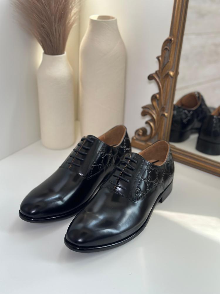 Gucci men's black leather lace-up formal shoes with brand logo