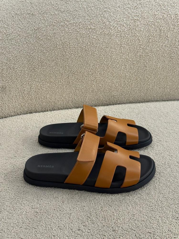 صندل ارميز شايبر للرجال جلد ناعم لون كراميل