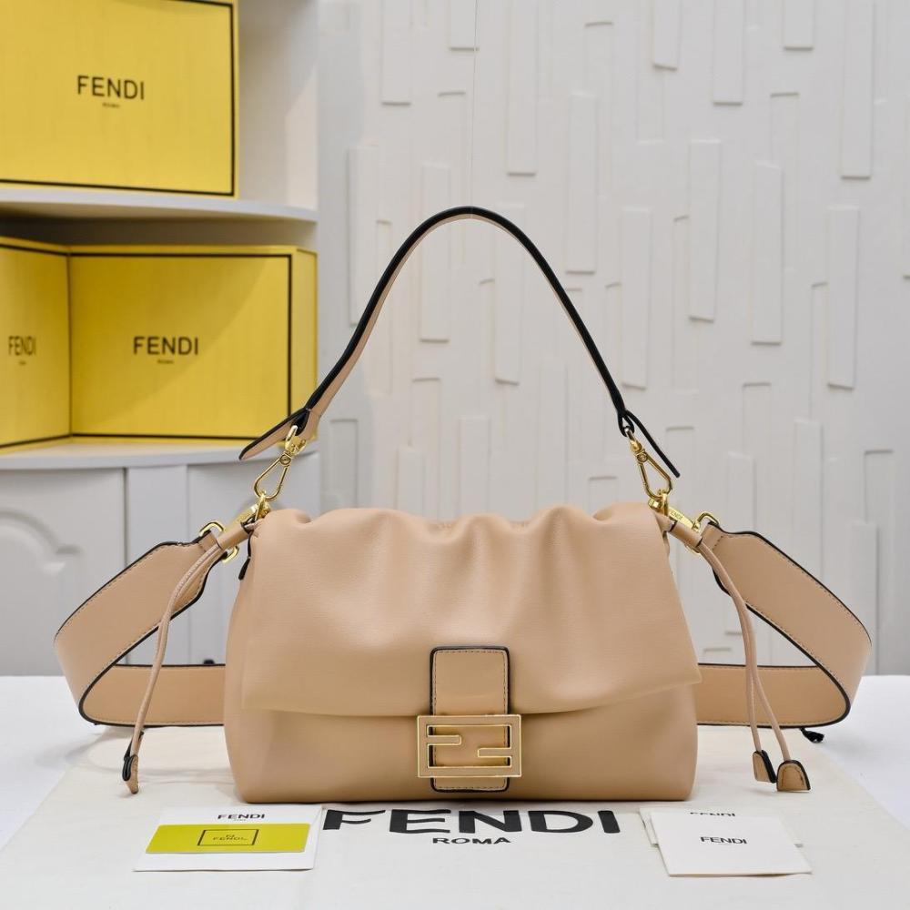 【関税負担無】FENDI BEIGE LEATHER BAGUETTE SHOULDER BAG Fendi Beige Selleria Leather Baguette Shoulder Bag Fendi