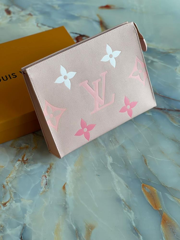 ヴィトン Louis Vuitton Women's Light Pink Logo Pouch - E-SEVEN STORE