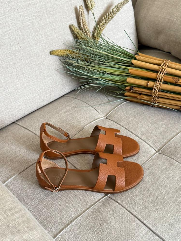 Hermes Women's Santorini Flat Sandal in Beige and Honey