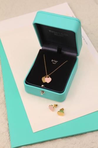 Tiffany & Co. Women's Pink Gold Heart Accessory Set - E-SEVEN STORE
