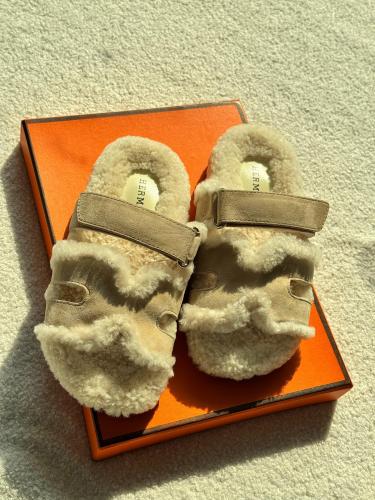 Hermes women's winter flat slippers, fur-lined, beige - E-SEVEN STORE