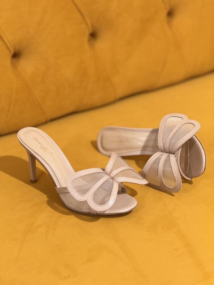 صندل فيونكة مفتوح من الخلف جيانفيتو روسي بلون بيج
