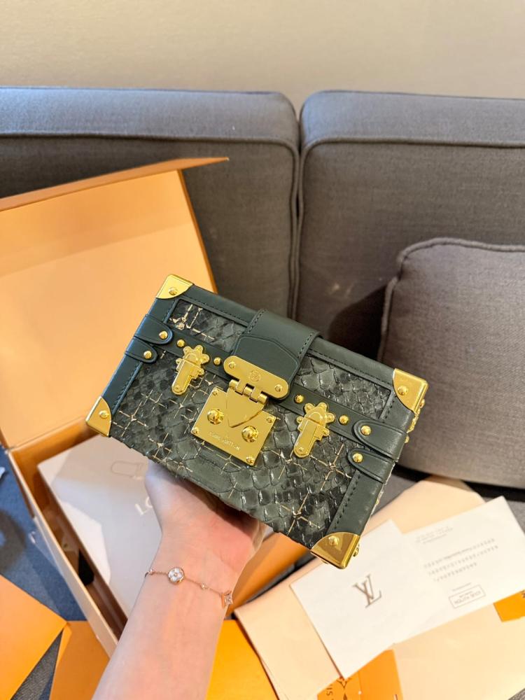 حقيبة الجلد الفاخرة لويس فيتون بوكس لون أخضر أنيقة