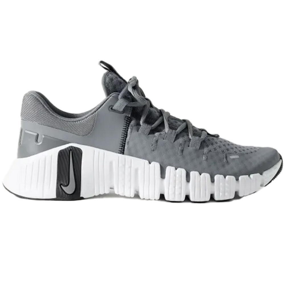 حذاء رياضة نايكي ميتكون5 رجالي لون رمادي
