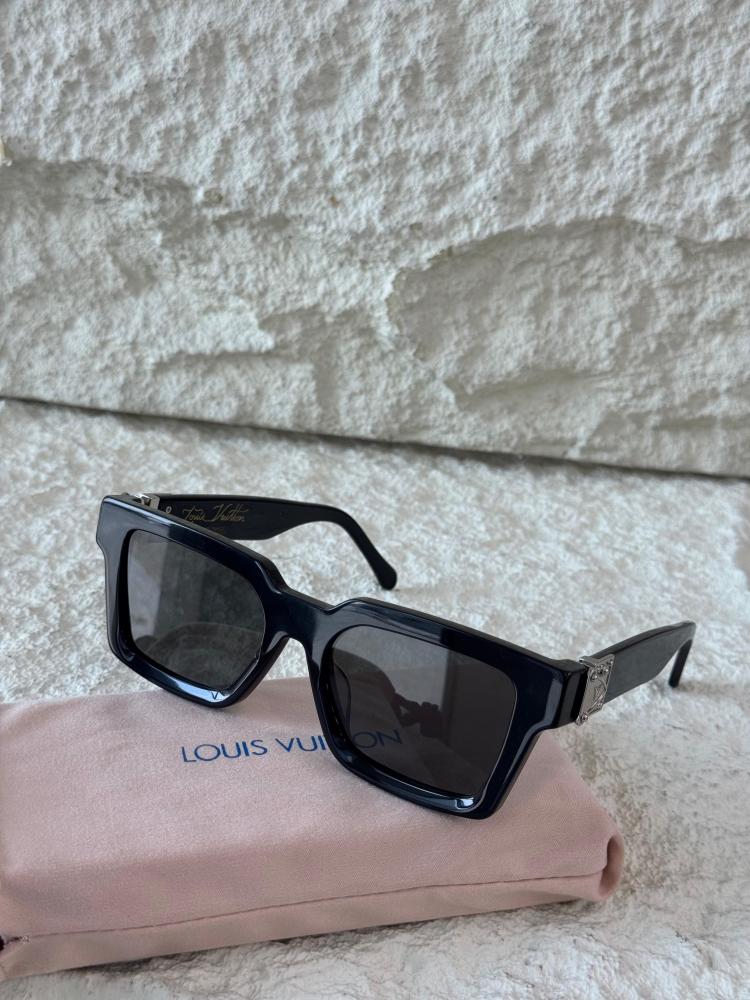 Louis Vuitton Men's Square Thick Frame Black Sunglasses