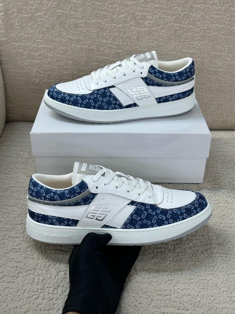【関税込み】Givenchy ホワイト＆ブルー G Move スニーカー Givenchy Men's G Move Sneakers in White and Navy with the