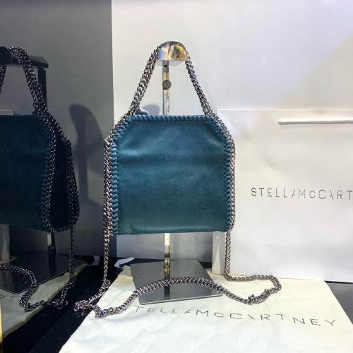 Stella McCartney ショルダーバッグ ブルー Stella McCartney Falabella Mini Chain Shoulder Bag in Navy Blue