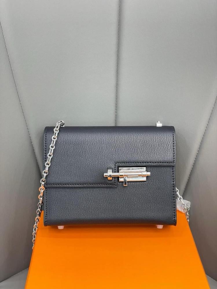 バッグ Gucci square shoulder bag in GG canvas with beige leather