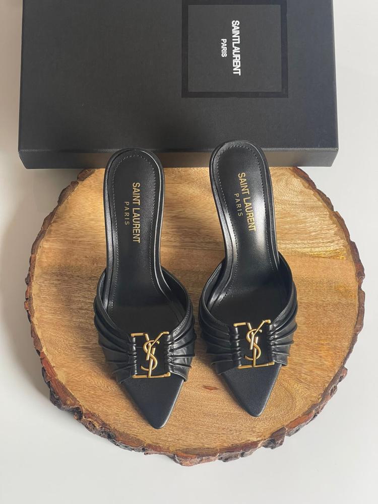 ☆韓国の人気☆【SAINT LAURENT】☆SANDALサンダル☆BLACK☆ Saint Laurent Babylon Women's Strapless Sandal in Black - E