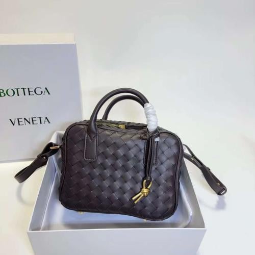 Bottega Veneta Women's Handbag in Brown Luxury Leather - E-SEVEN STORE